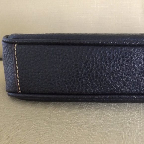 Tommy Hilfiger Small Black Bag, Faux Leather, Pebble Texture, EUC! - Picture 8 of 11